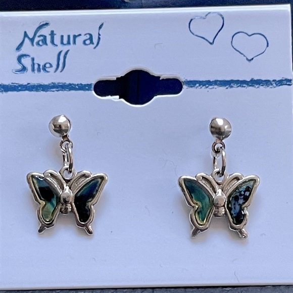 👋 3/$15 NATURAL SHELL STUD BUTTERFLY EARRINGS - Picture 1 of 6